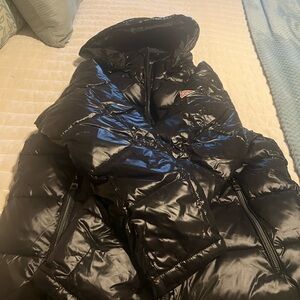 Guess Puffer Coach for Women. Size Large. New With Tags